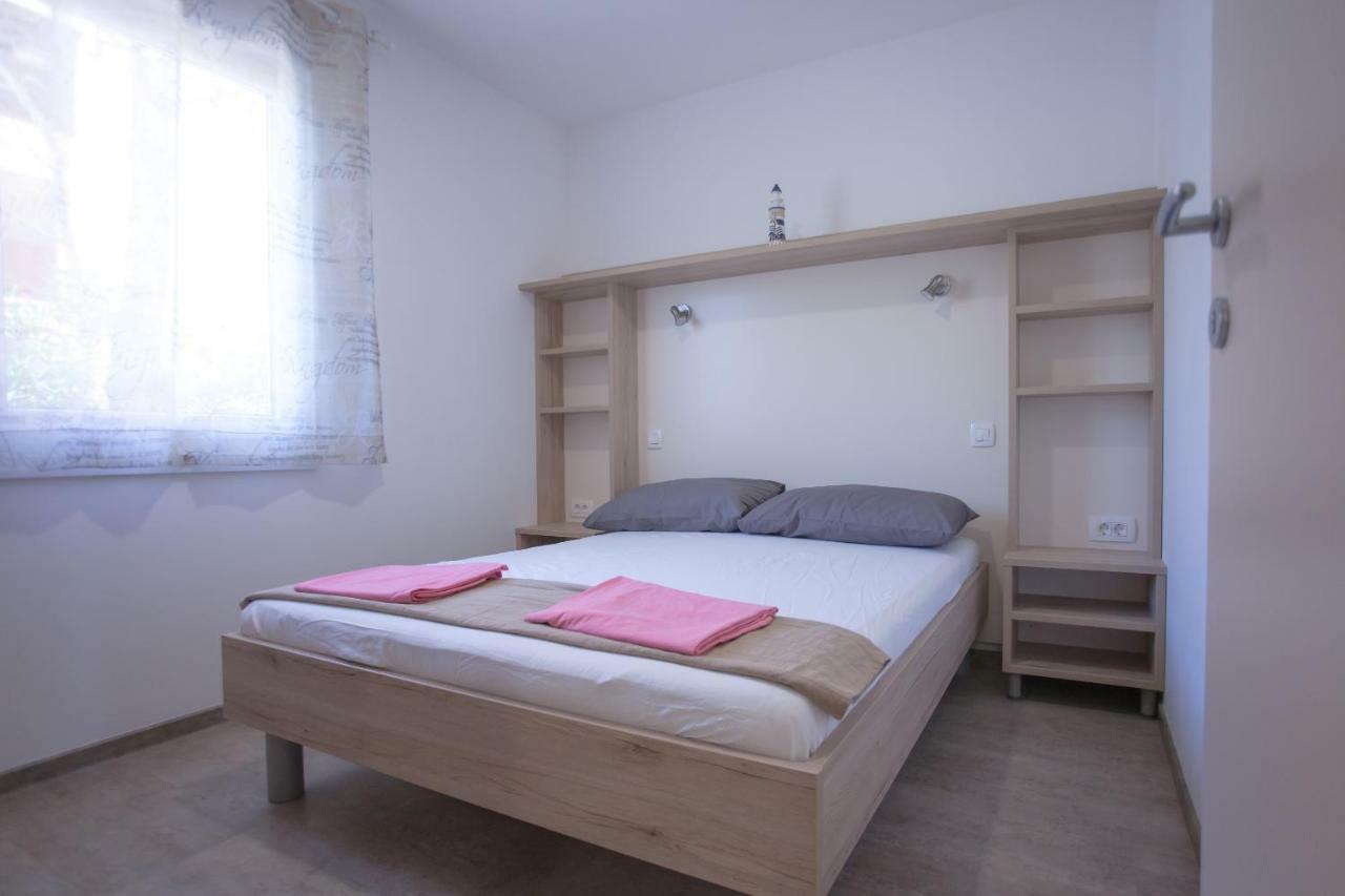 Bungalow Comfort 100 M From The Beach Premantura Luaran gambar